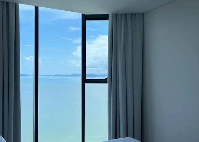A La Carte By Hhk Ha Long